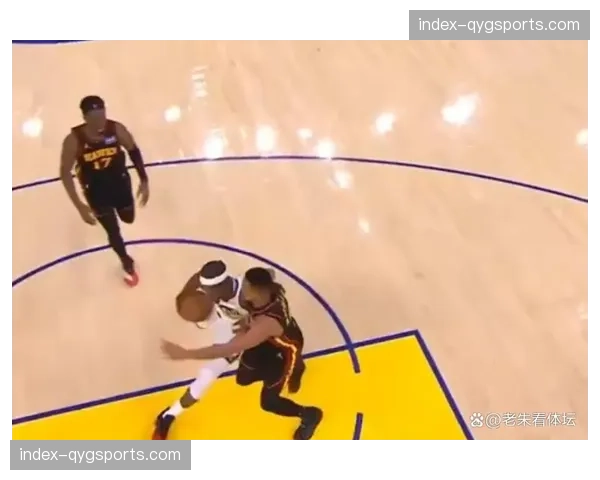 勇士库里31分难救主 无球跑动被针对性封锁暴露战术依赖 勇士库里31分难救主 无球跑动被针对性封锁暴露战术依赖