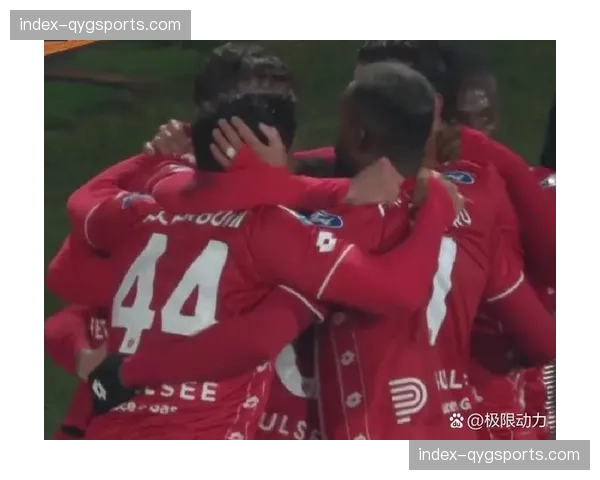 科莫爆冷1-2负佛罗伦萨 争四前景蒙上阴影形势严峻